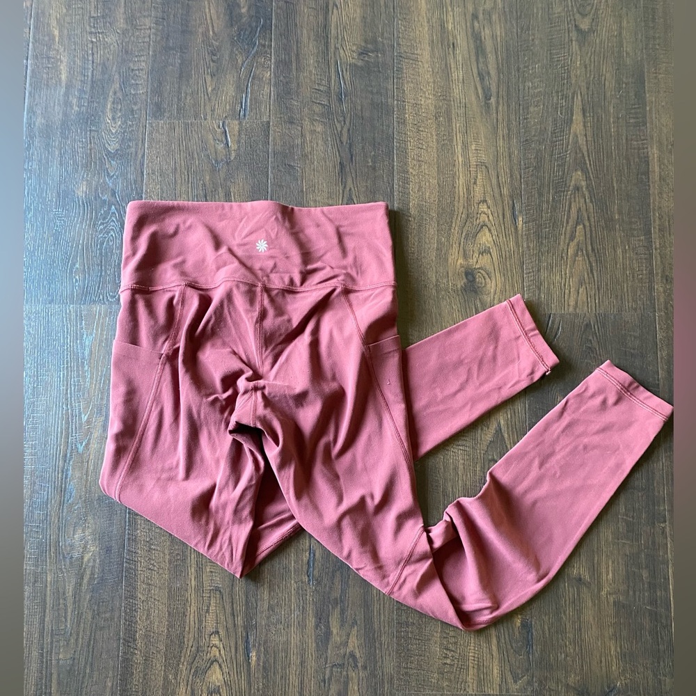 athleta stash pocket salutation tight hi-rise maple red small athletic leggings
